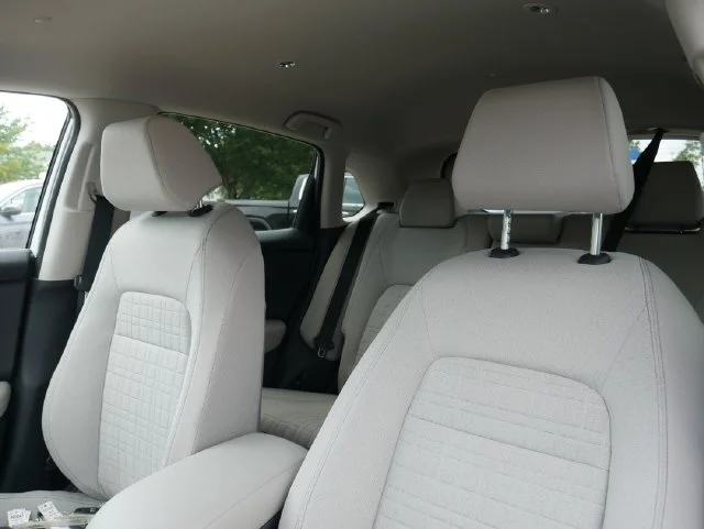 Used 2027 Platinum White Pearl Honda LX image 17