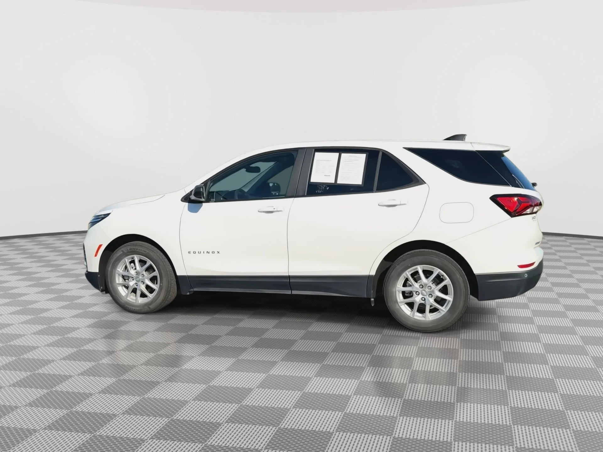 2024 Chevrolet Equinox LS - Photo 6