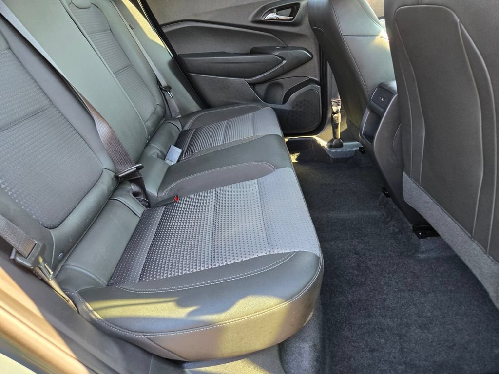 2025 Chevrolet Trax LT - Photo 14