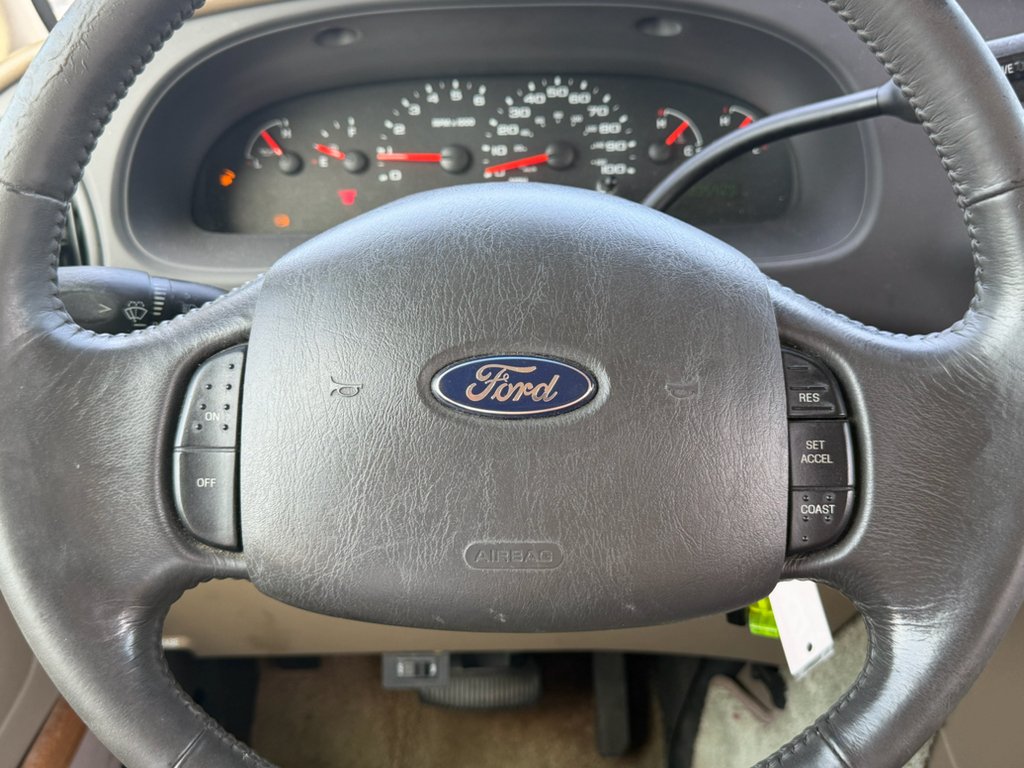 Used 2004 Oxford White Clearcoat Ford Recreational image 12