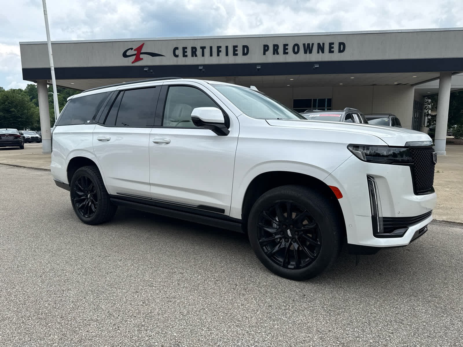 Used 2023 Crystal White Tricoat Cadillac Sport Platinum image 4