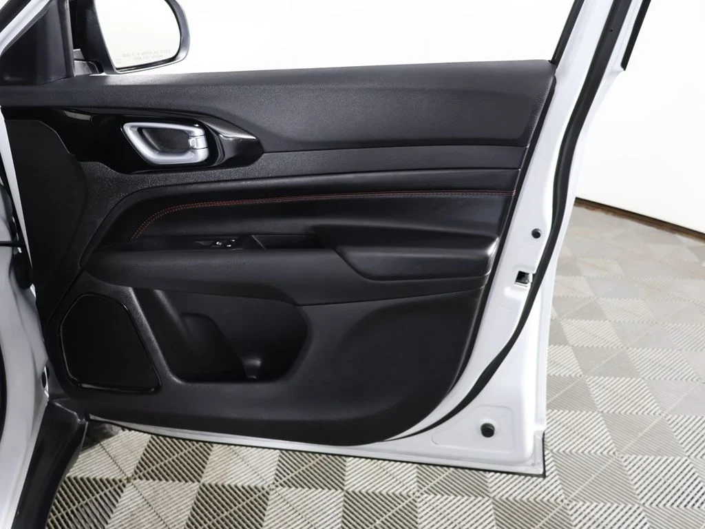 Used 2025 Bright White Clearcoat Jeep Trailhawk image 21