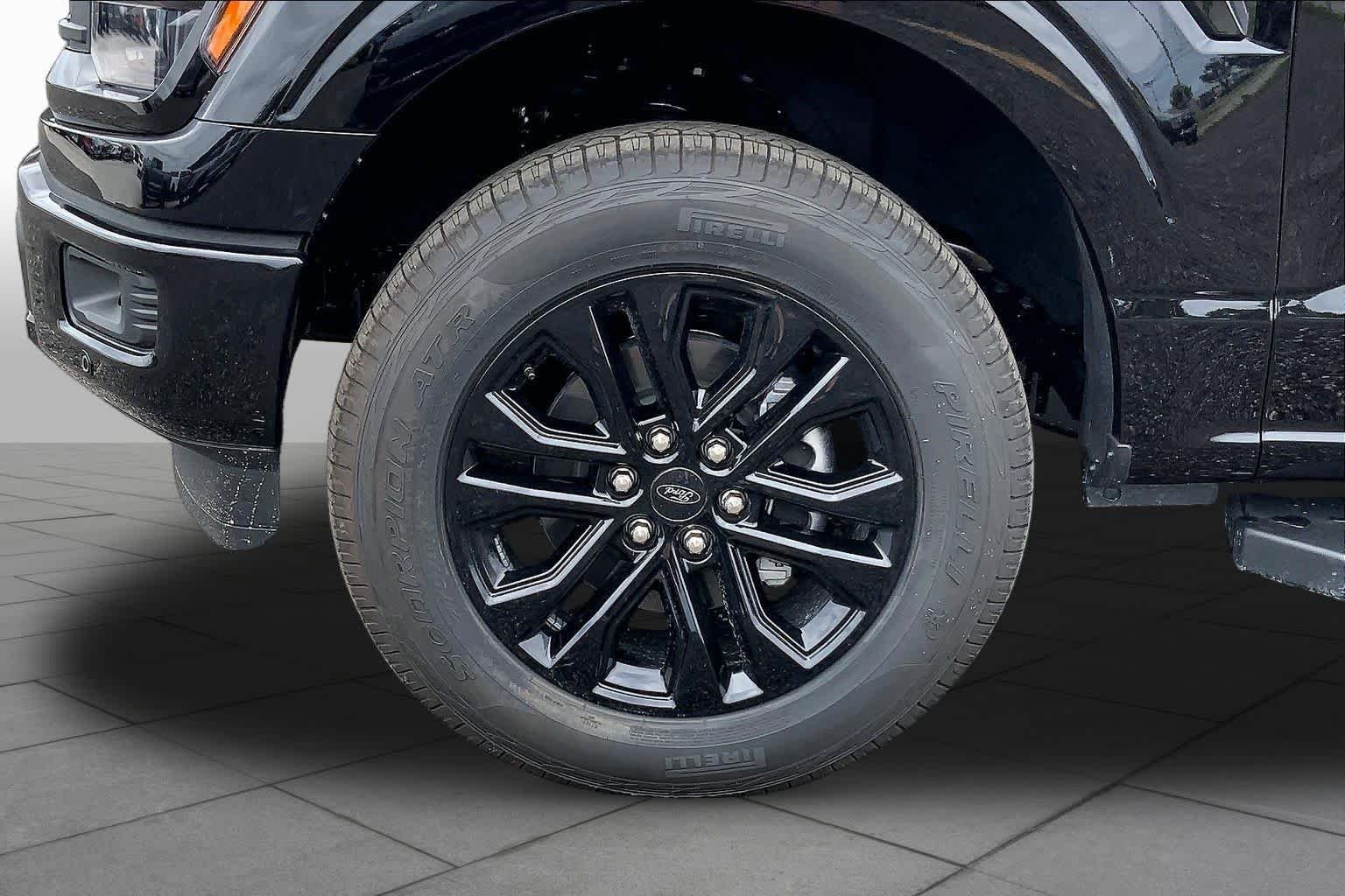 New 2026 Agate Black Metallic Ford XLT image 12