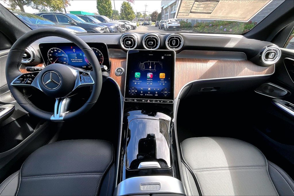 New 2027 MANUFAKTUR Alpine Grey Mercedes-Benz GLC 300 image 5