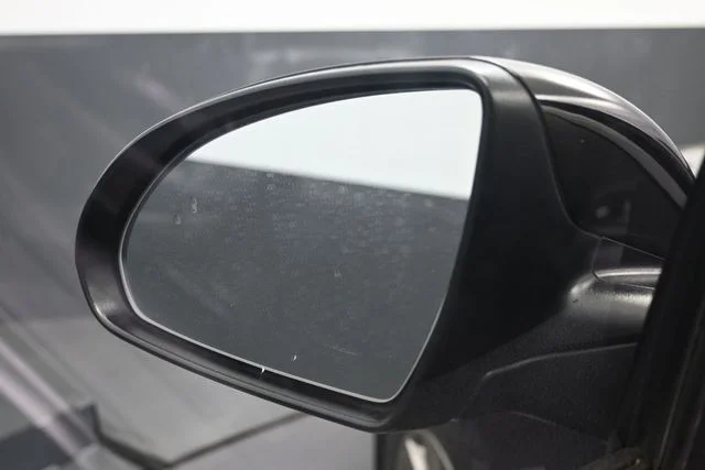 Used 2018 Black Kia S image 5