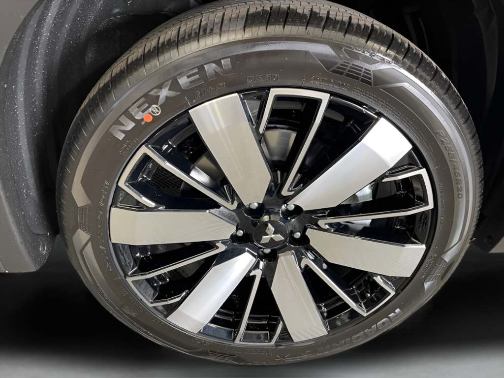 New 2026 White Diamond Mitsubishi SE image 40