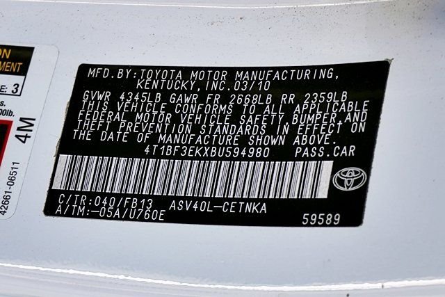 Used 2011 White Toyota LE image 27