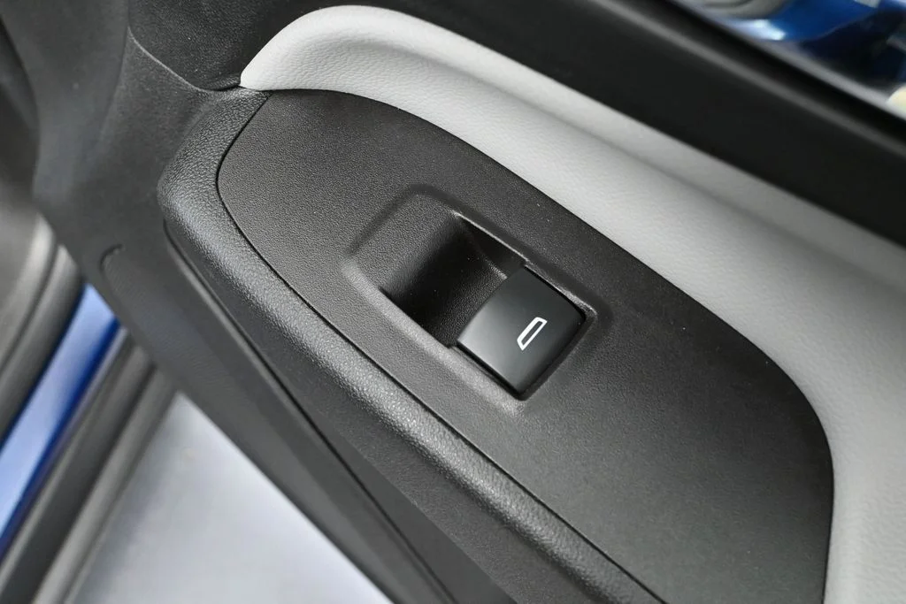 Used 2022 Blue Chevrolet LS image 43