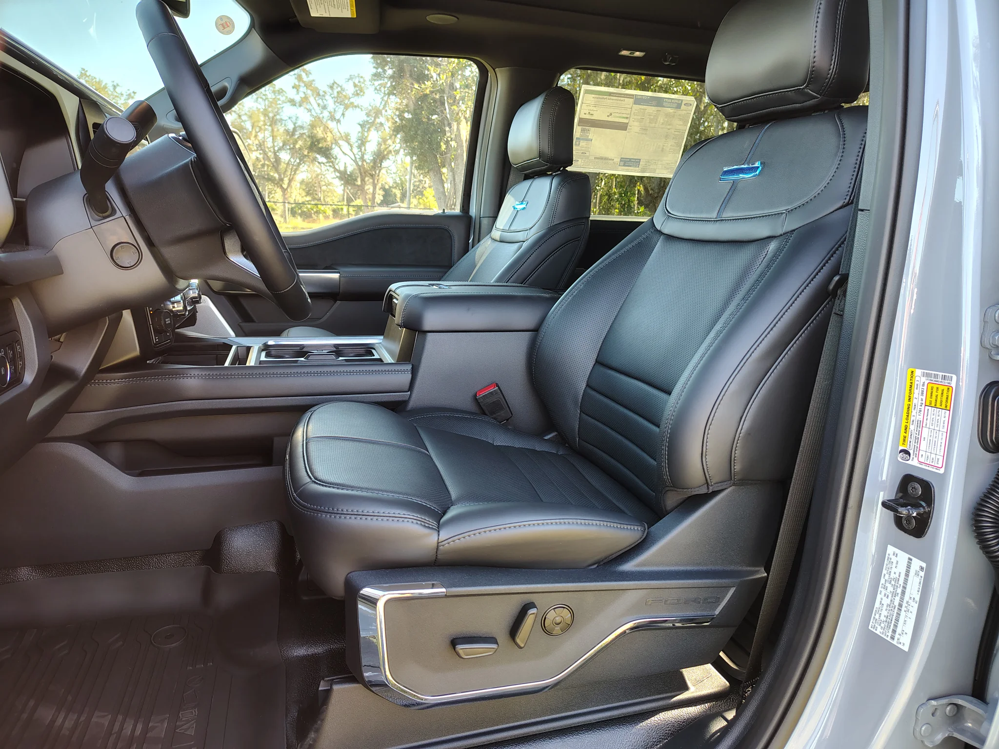 New 2027 Glacier Gray Metallic Tri-Coat Ford F-350® Platinum® image 17