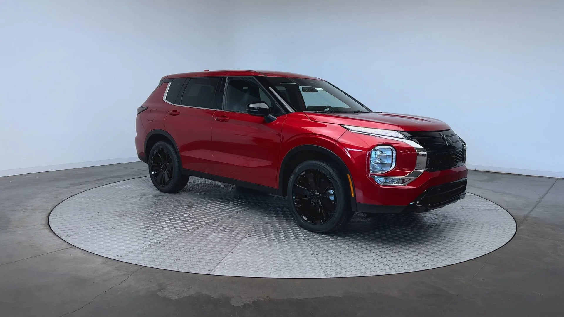 New 2026 Red Diamond Mitsubishi LE image 2