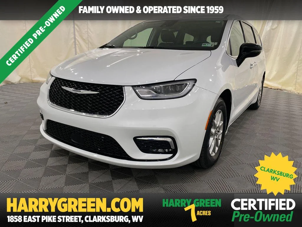 2024 Chrysler Pacifica Touring L's photo