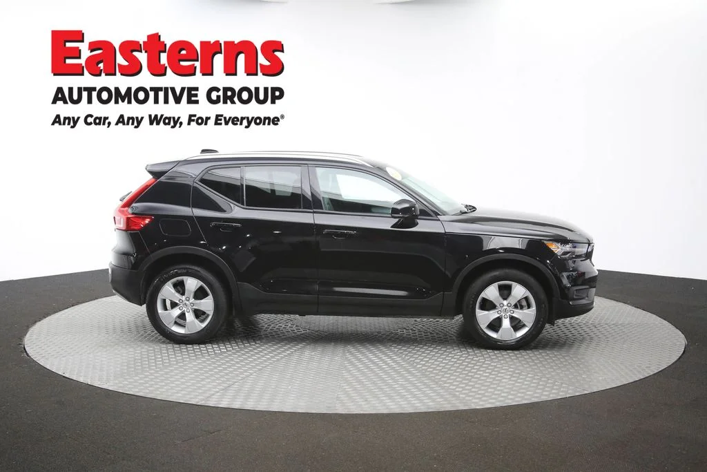 Used 2022 Black Volvo Momentum image 45