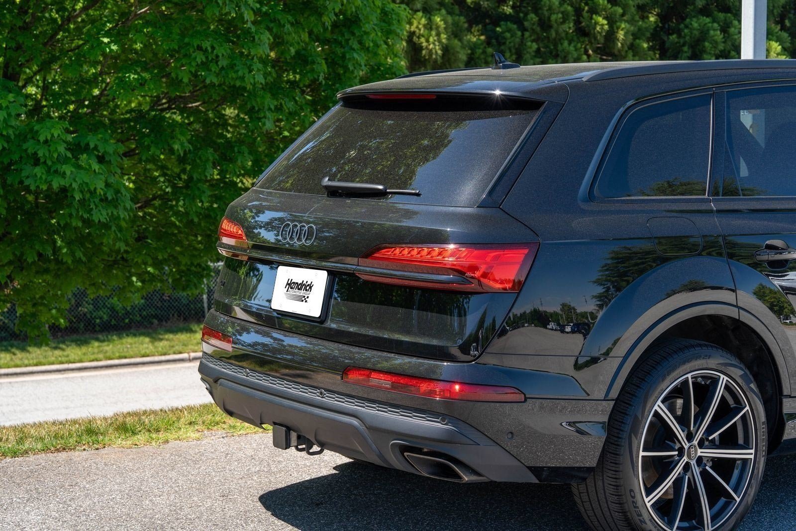Used 2025 Mythos Black Metallic Audi Premium Plus image 12
