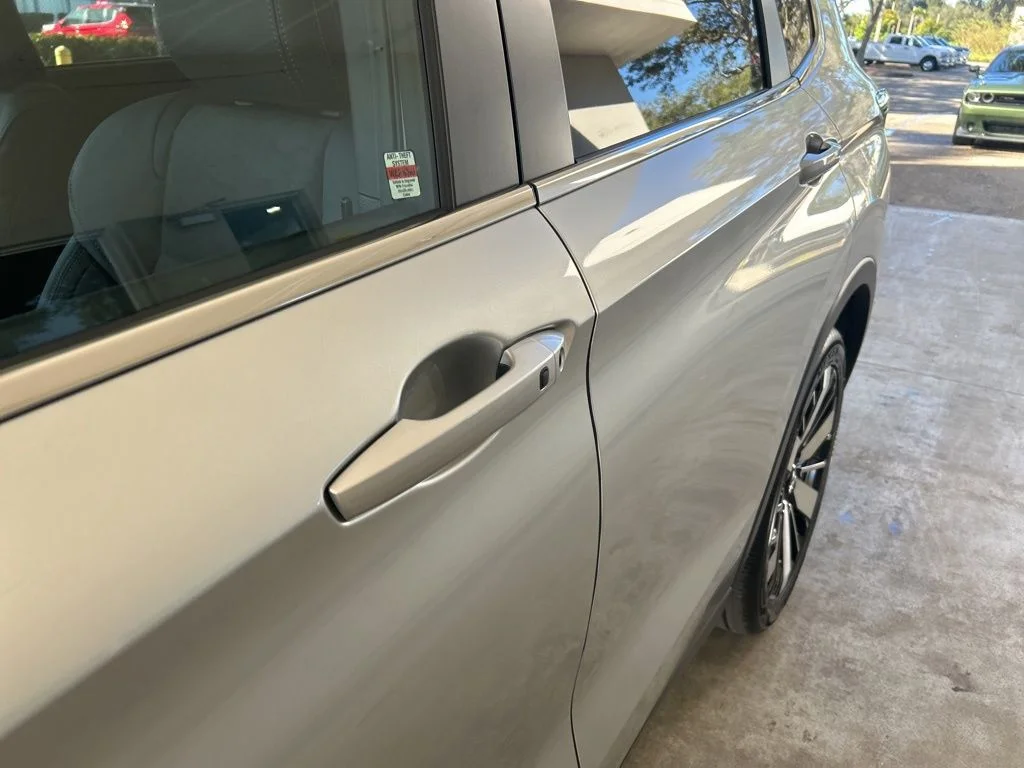 New 2026 Silver Mitsubishi SE 1.5T 2WD image 15