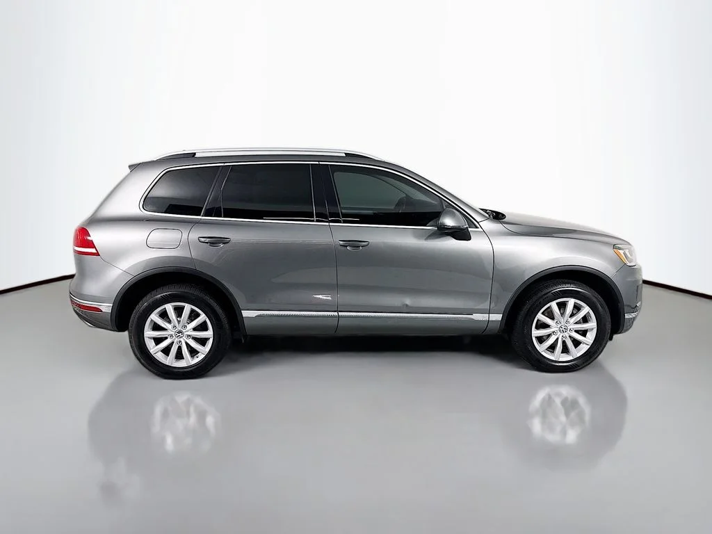 Used 2016 Gray Metallic Volkswagen VR6 FSI image 8