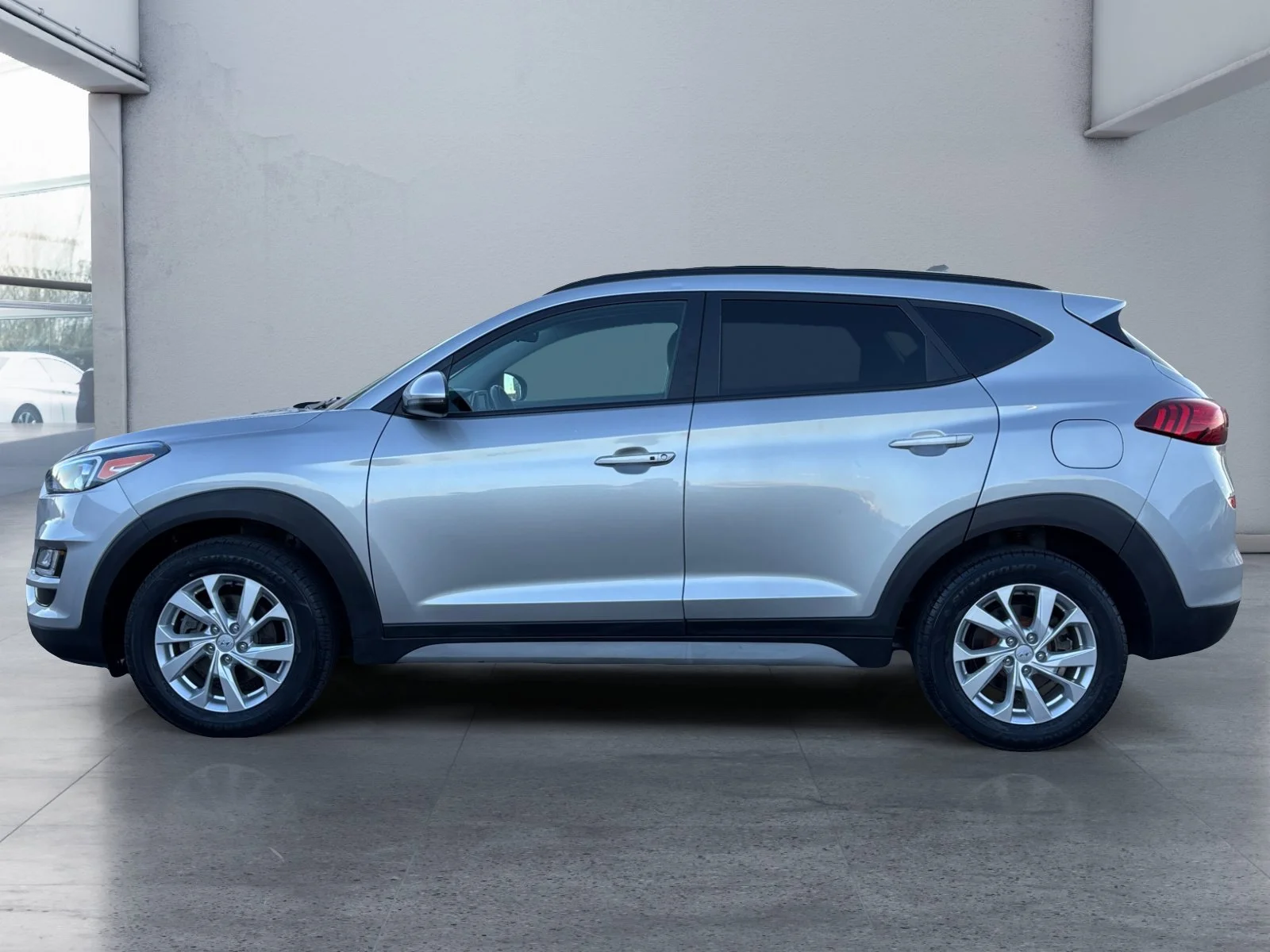 Used 2020 Silver Hyundai Preferred image 2