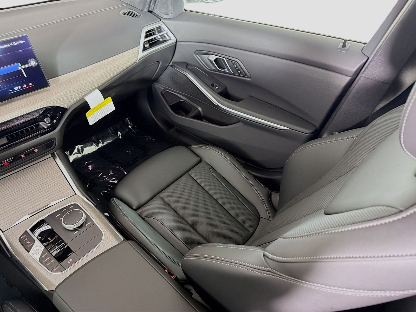 New 2026 Alpine White BMW 330i xDrive image 24