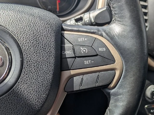 Used 2017 White Jeep Limited image 18