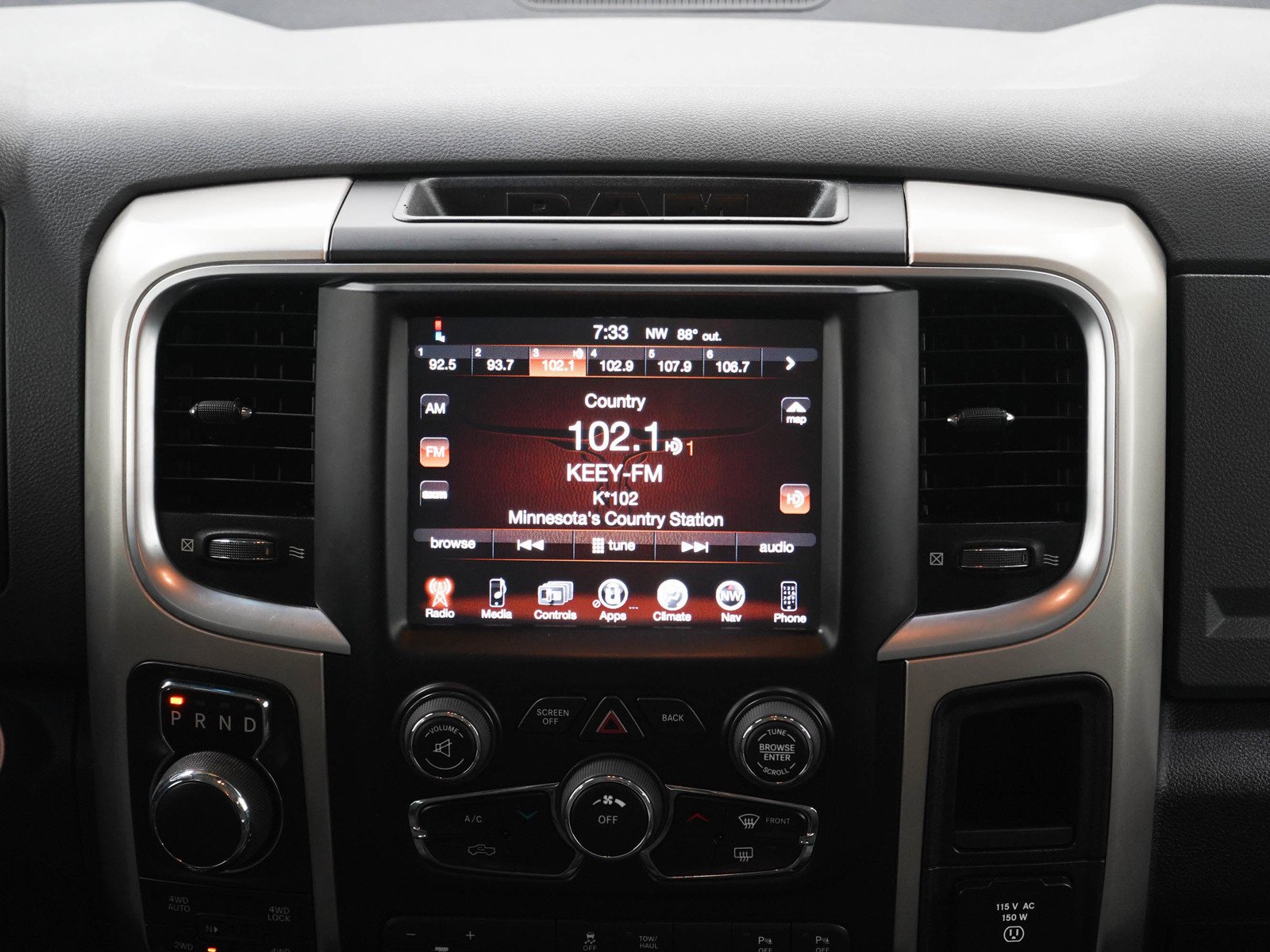 Used 2016 Brilliant Black Crystal Pearlcoat Ram Big Horn image 15