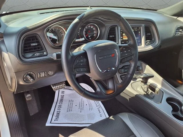 Used 2023 White Dodge SXT image 11