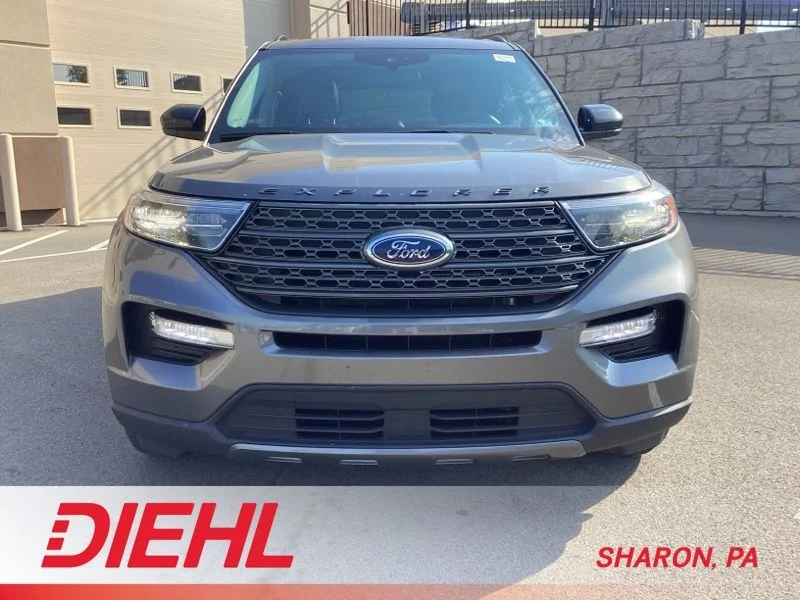 Used 2022 Gray Ford XLT image 2