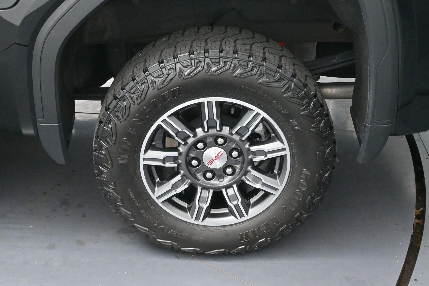 Used 2024 Onyx Black GMC AT4 image 33