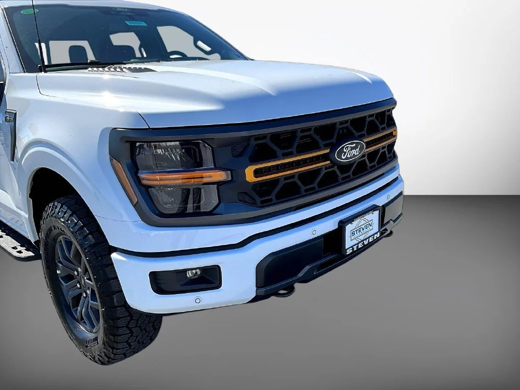 New 2026 Oxford White Ford Tremor® image 39