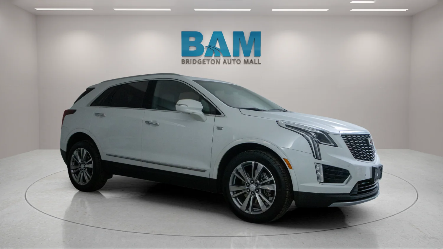 Used 2025 White Cadillac Premium Luxury image 1