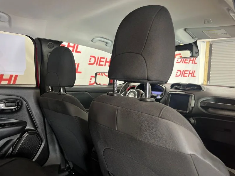 Used 2023 Red Jeep Latitude image 11