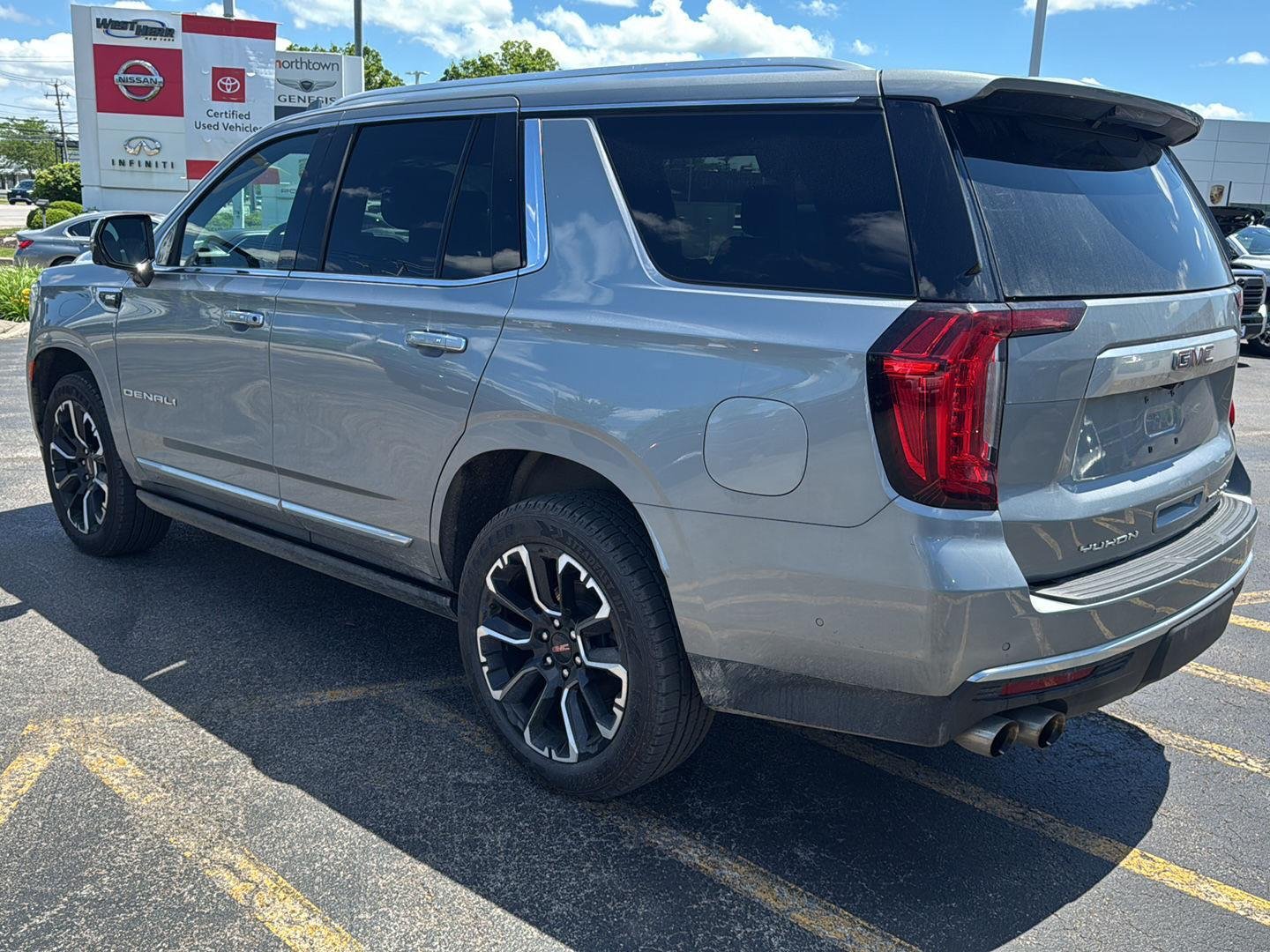 Used 2023 Sterling Metallic GMC Denali image 4