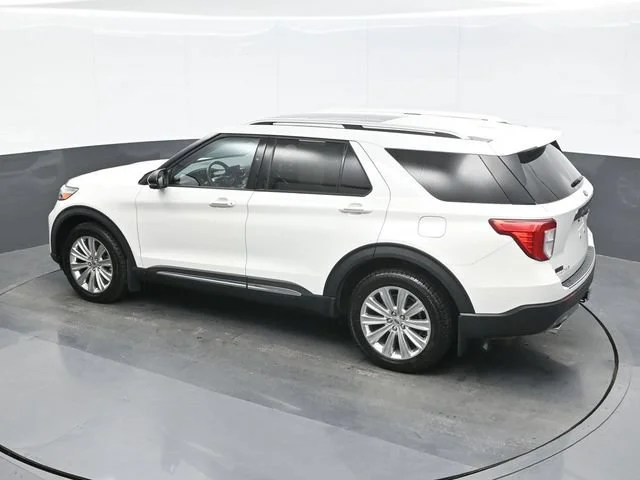 Used 2021 White Ford Limited image 11