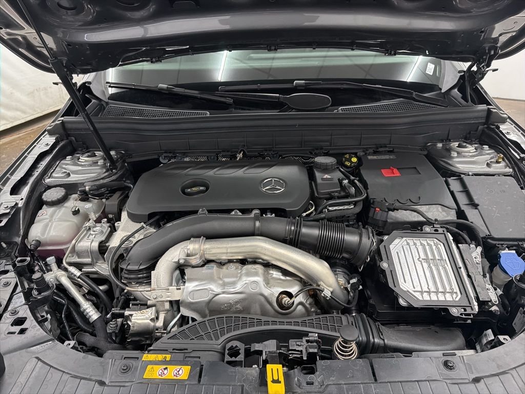 Used 2026  Mercedes-Benz GLB 250 image 31