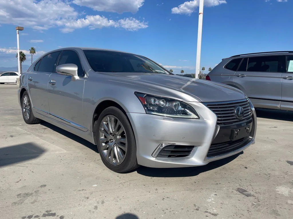 Used 2015 Liquid Platinum Lexus 460 L image 1