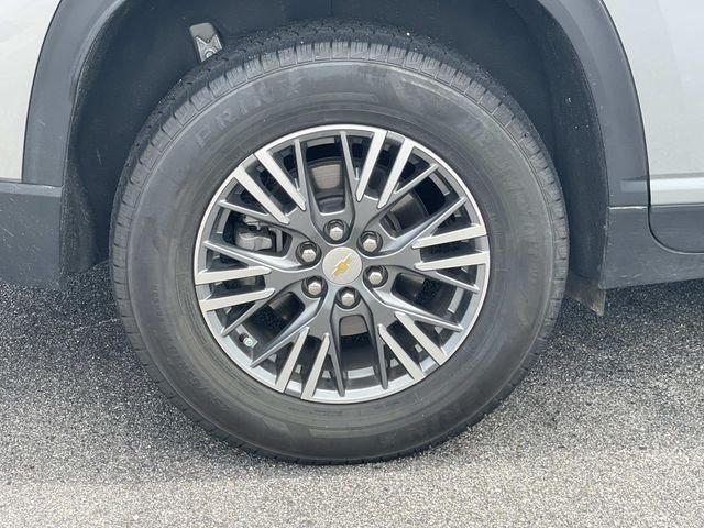 Used 2025 Gray Chevrolet LT image 7