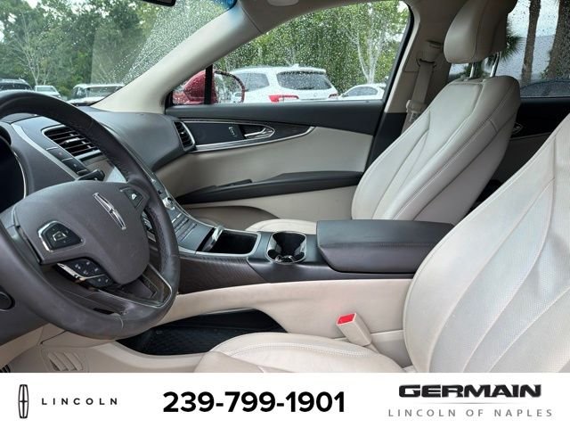 Used 2018 Red Lincoln Reserve image 14