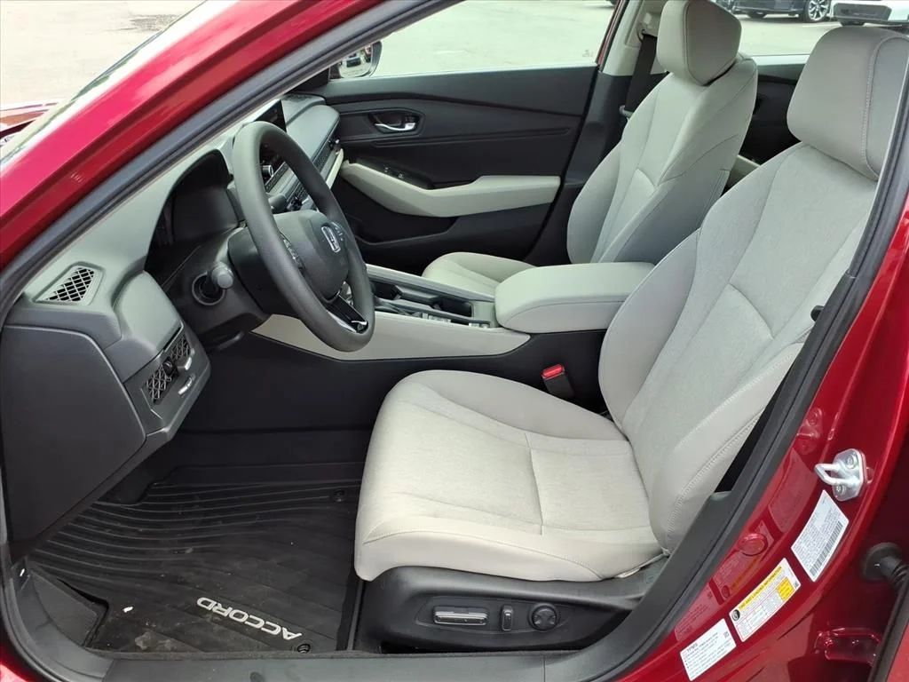 2025 Honda Accord SE - Photo 22