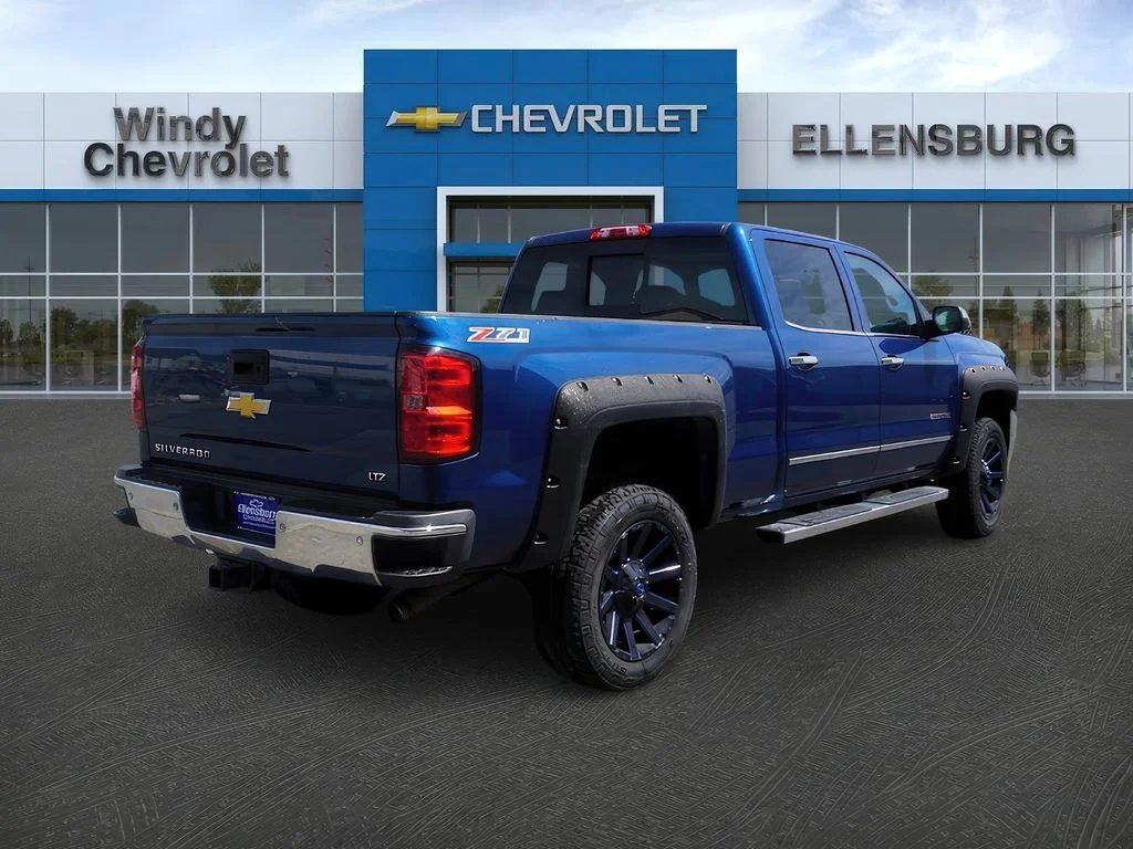 Used 2015 DEEP OCEAN BLUE METALLIC Chevrolet LTZ image 7