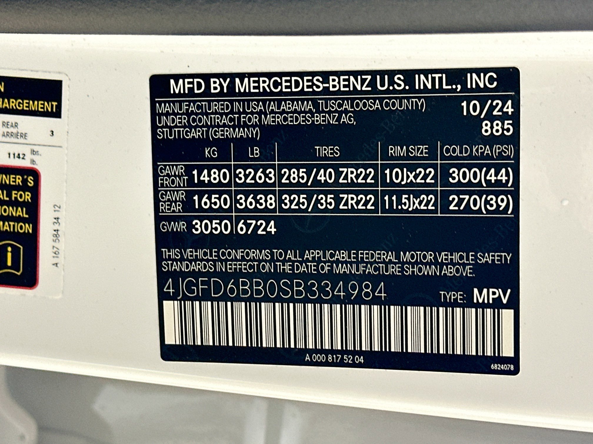 Used 2025 MANUFAKTUR Moonlight White Metallic Mercedes-Benz GLE 53 AMG® image 42