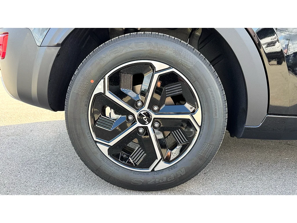 New 2026 Blk Kia LX image 31