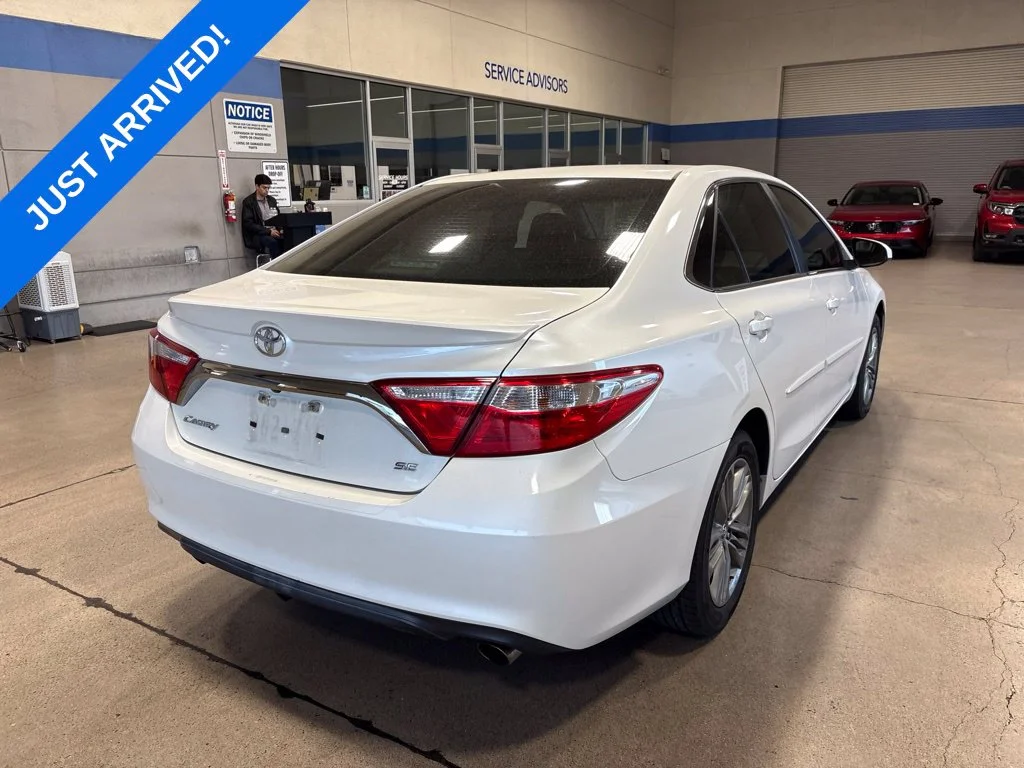 Used 2017 Blizzard Pearl Toyota SE image 3