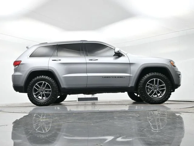 Used 2020 Billet Silver Metallic Clearcoat Jeep Limited image 30