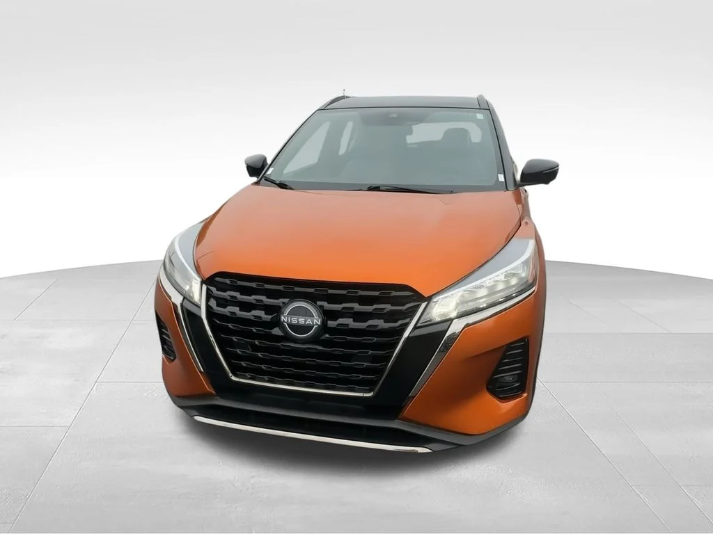 Used 2023 Orange Nissan SR image 4