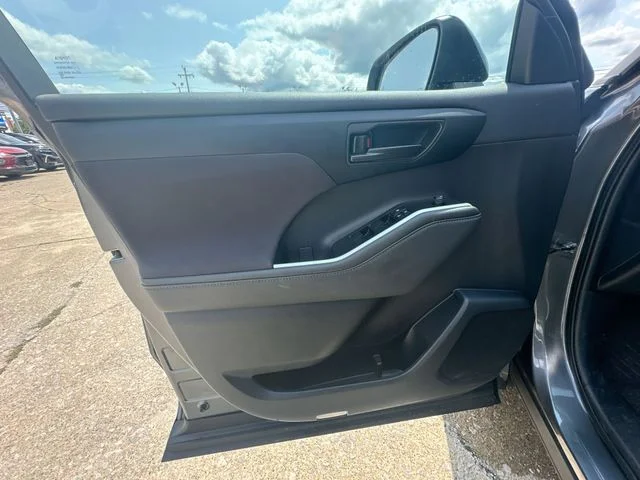 Used 2023 Gray Toyota LE image 25