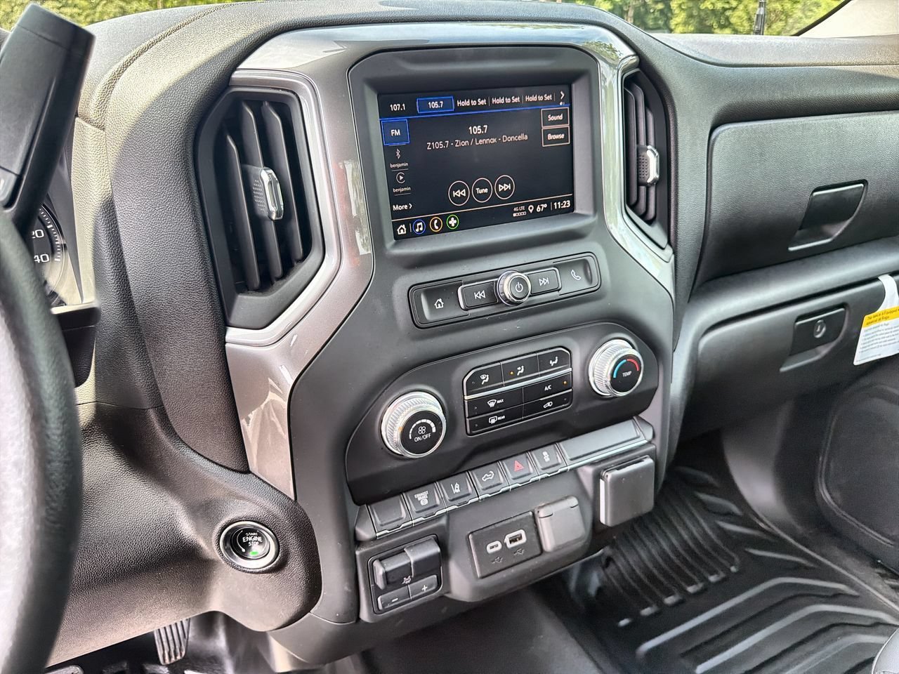 Used 2024 Summit White GMC Pro DRW image 13