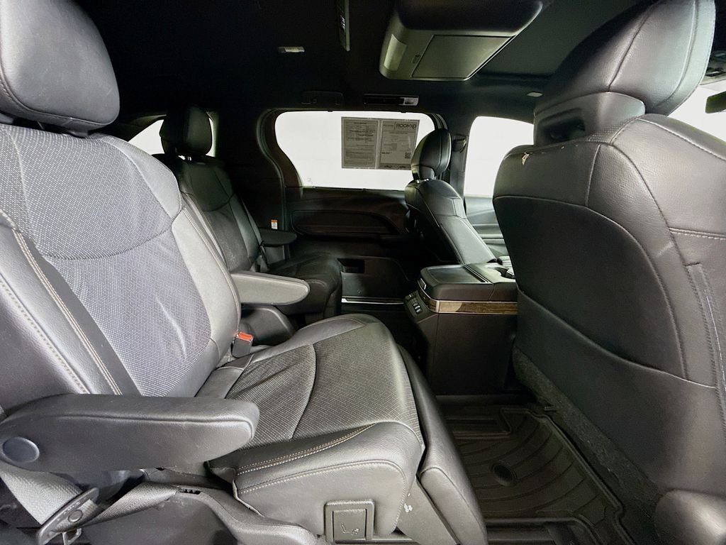 Used 2025 Wind Chill Pearl Toyota Platinum image 30