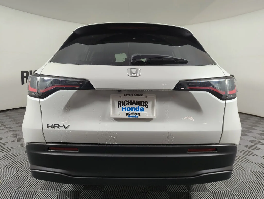 New 2027 Platinum White Pearl Honda LX image 4