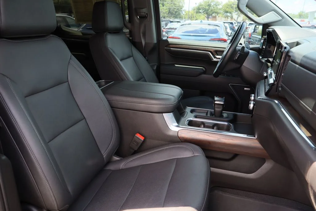Used 2023 Silver GMC SLT image 27