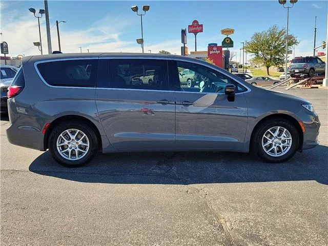 Used 2025 Gray Chrysler Select Front-Wheel Drive Passenger image 5