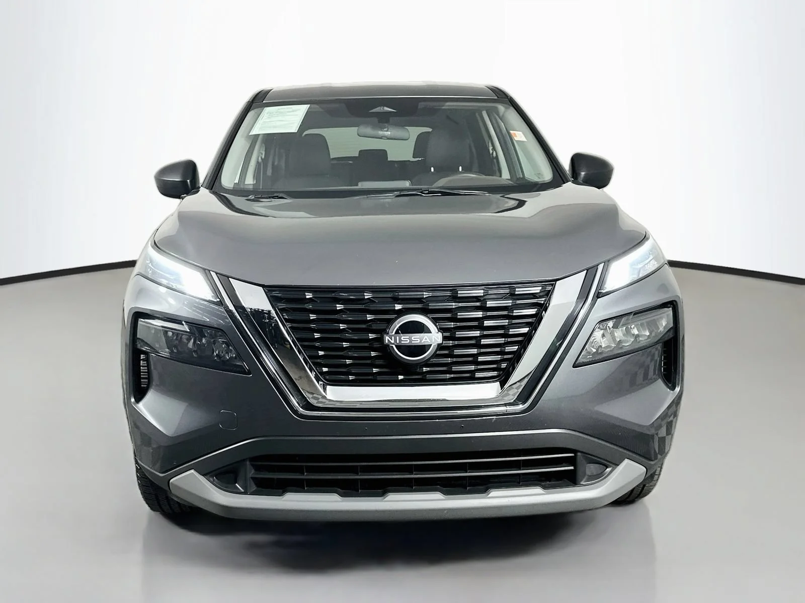 Used 2023 Gray Nissan S image 2