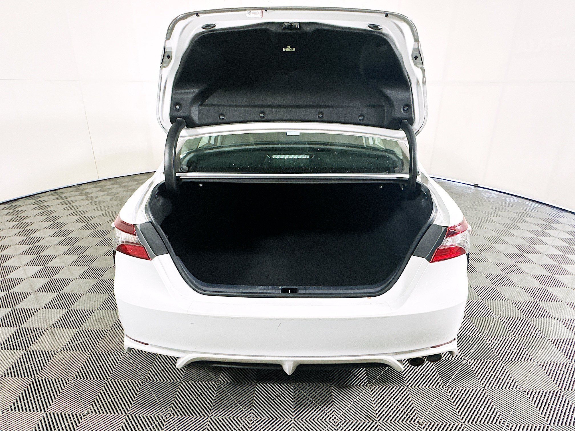 Certified Used 2023 Ice Toyota SE image 31